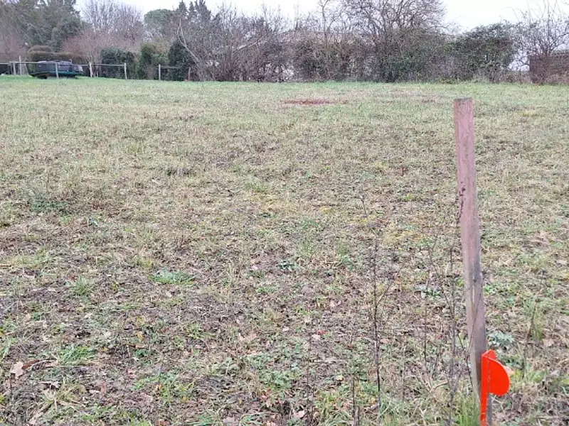 Terrain à bâtir, 1 400 m² - Clermont-Savès (32600)