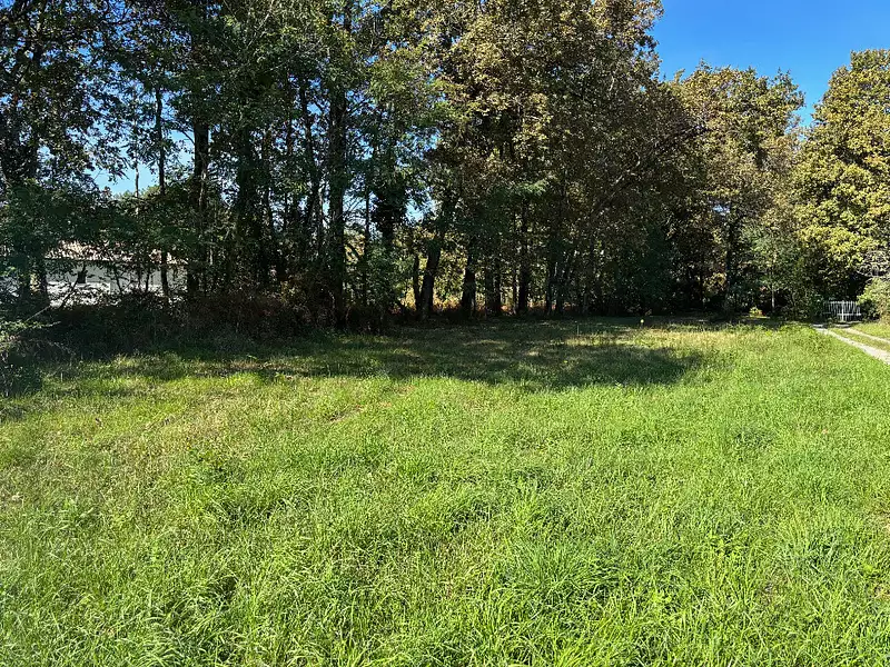 Terrain à bâtir, 800 m² - Saint-Sauveur (33250)