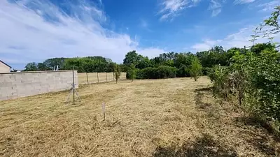 Terrain à bâtir, 693 m²