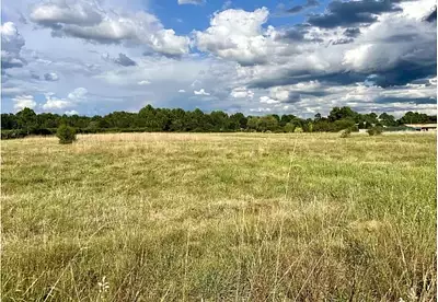Terrain à bâtir, 1 600 m²