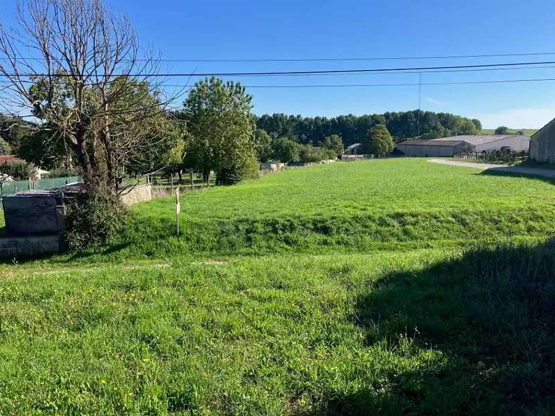 Terrain à bâtir, 1 000 m² - Saint-Jean-d'Angély (17400)