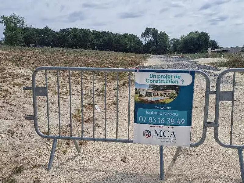 Terrain à bâtir, 559 m² - Boisredon (17150)