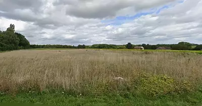 Terrain à bâtir, 594 m²