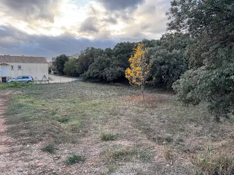 Terrain à bâtir, 800 m² - Canet (34800)