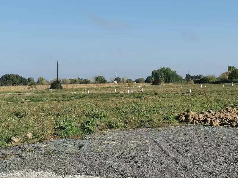 Terrain à bâtir, 335 m² - Luynes (37230)