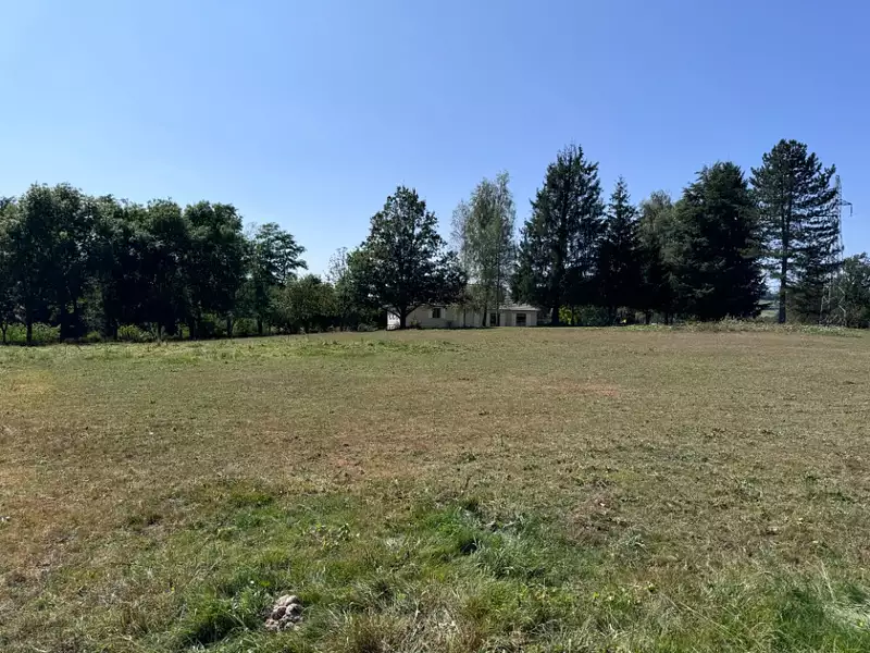 Terrain à bâtir, 3 138 m² - Reilhac (15250)