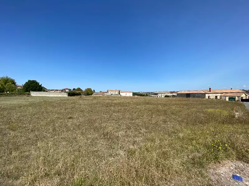 Terrain à bâtir, 1 296 m² - Saint-Brice (16100)