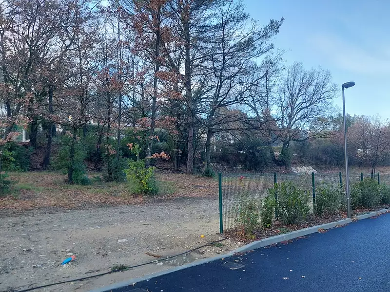 Terrain à bâtir, 440 m² - La Roque-d'Anthéron (13640)