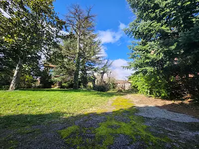 Terrain à bâtir, 758 m²