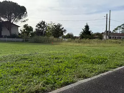 Terrain à bâtir, 323 m²