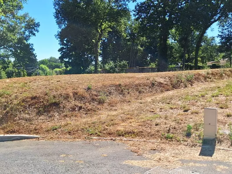 Terrain à bâtir, 811 m² - Le Castéra (31530)