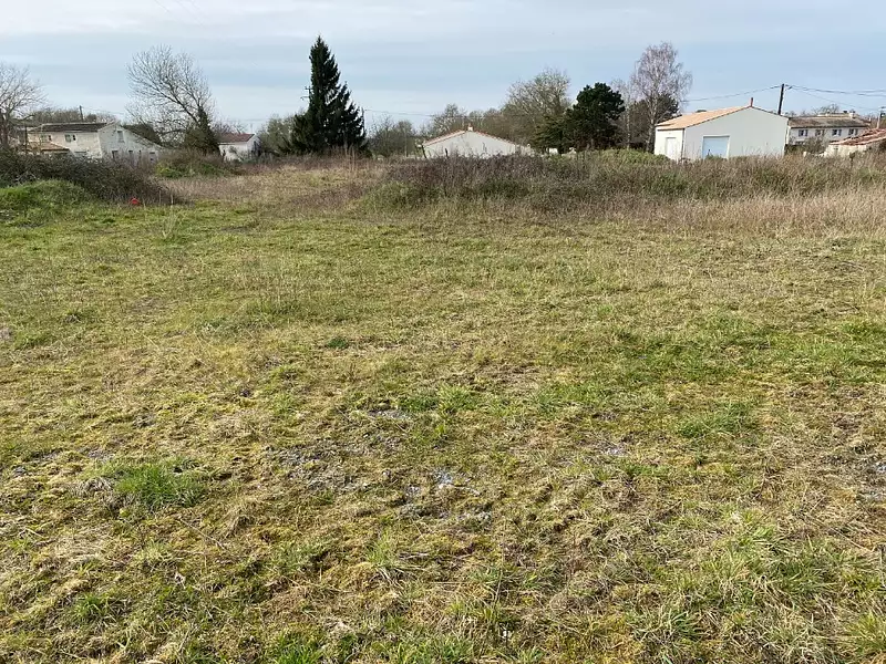 Terrain à bâtir, 723 m² - Le Mung (17350)