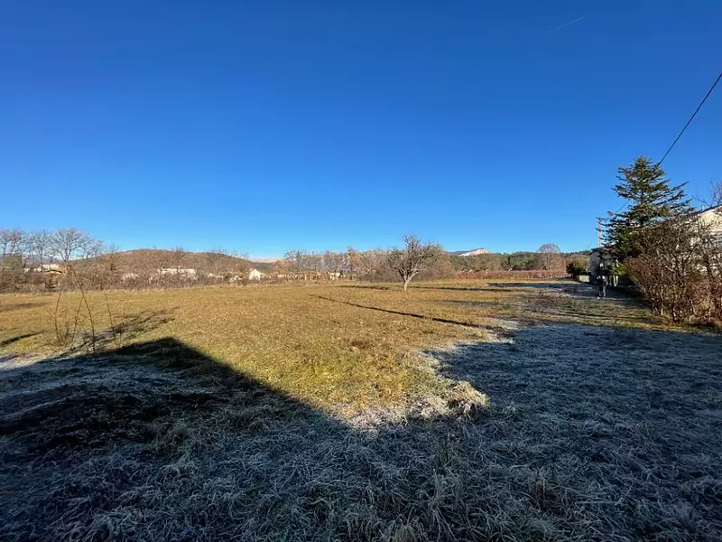 Terrain à bâtir, 408 m² - Laragne-Montéglin (05300)