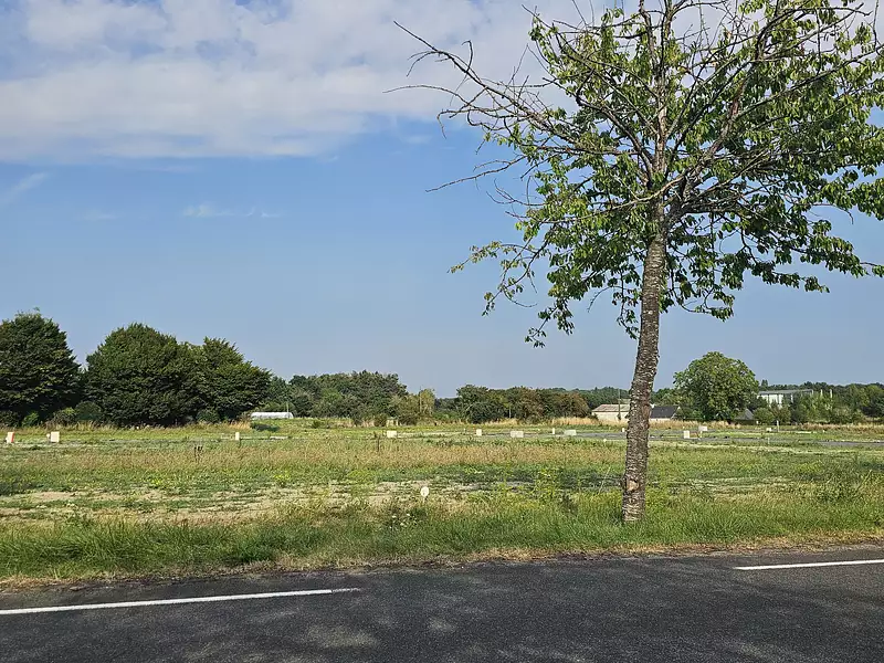 Terrain à bâtir, 210 m² - Longué-Jumelles (49160)