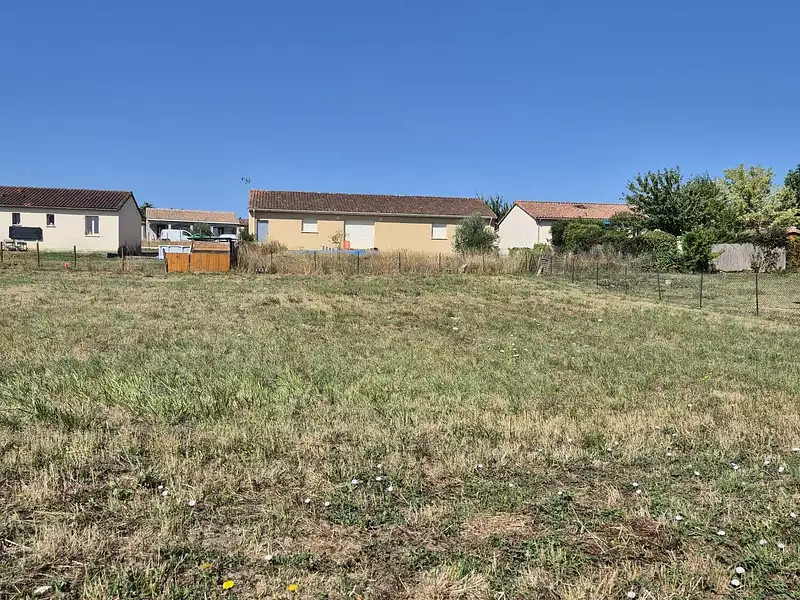 Terrain à bâtir, 762 m² - Verteuil-sur-Charente (16510)