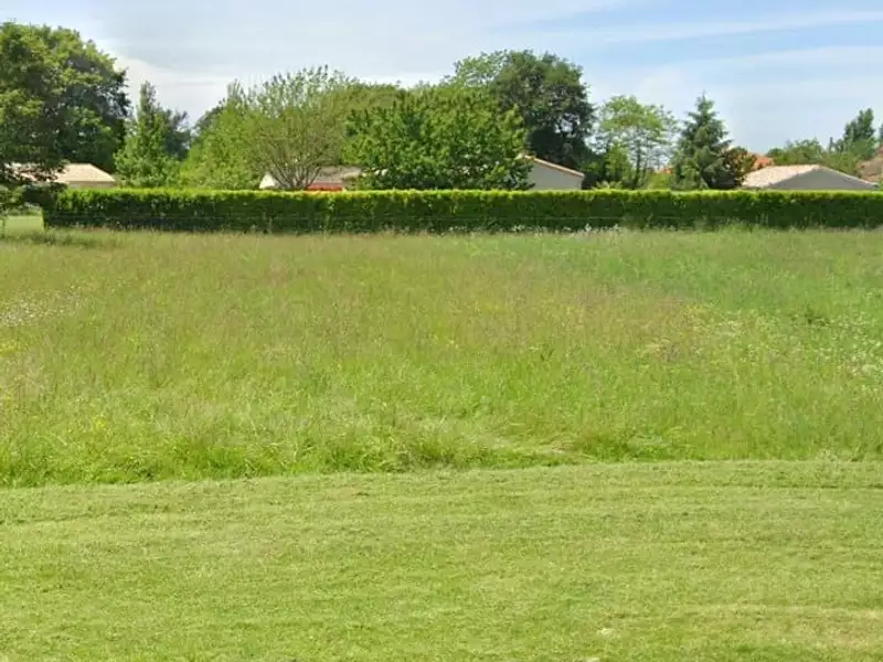 Terrain à bâtir, 700 m² - Saint-Médard-de-Mussidan (24400)