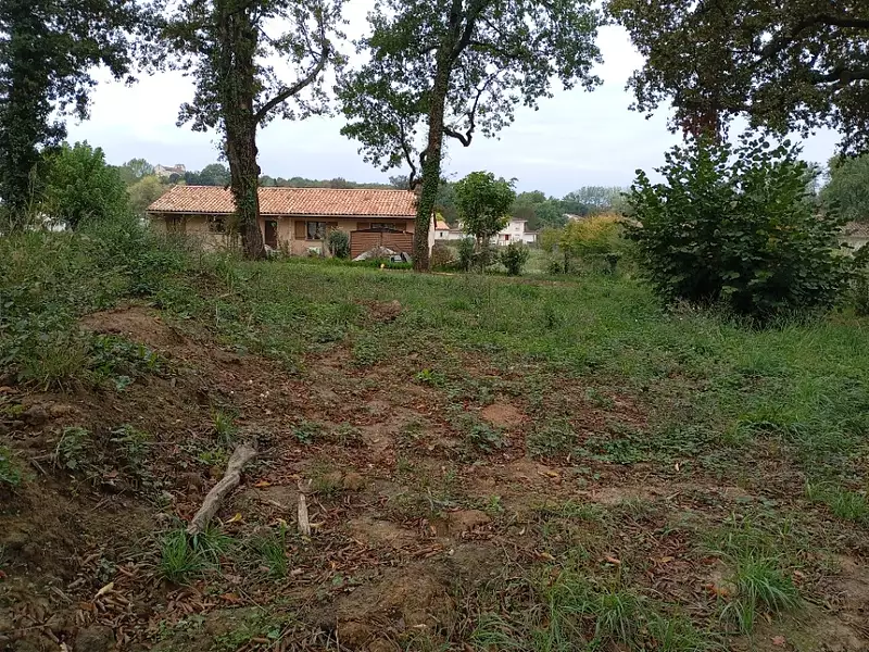 Terrain à bâtir, 331 m² - La Sauve (33670)