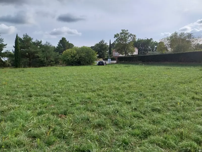 Terrain à bâtir, 1 200 m² - Aups (83630)