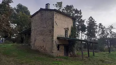 Terrain à bâtir, 2 300 m²