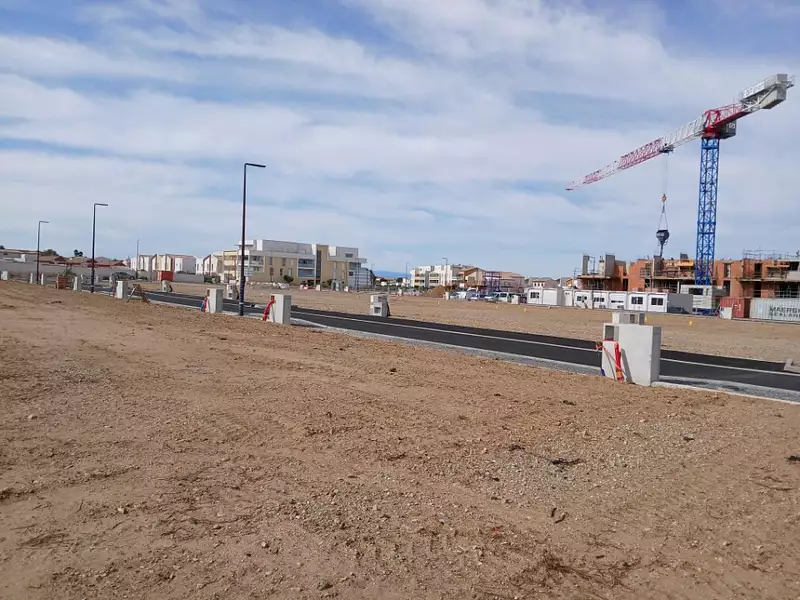 Terrain à bâtir, 247 m² - Sauvian (34410)