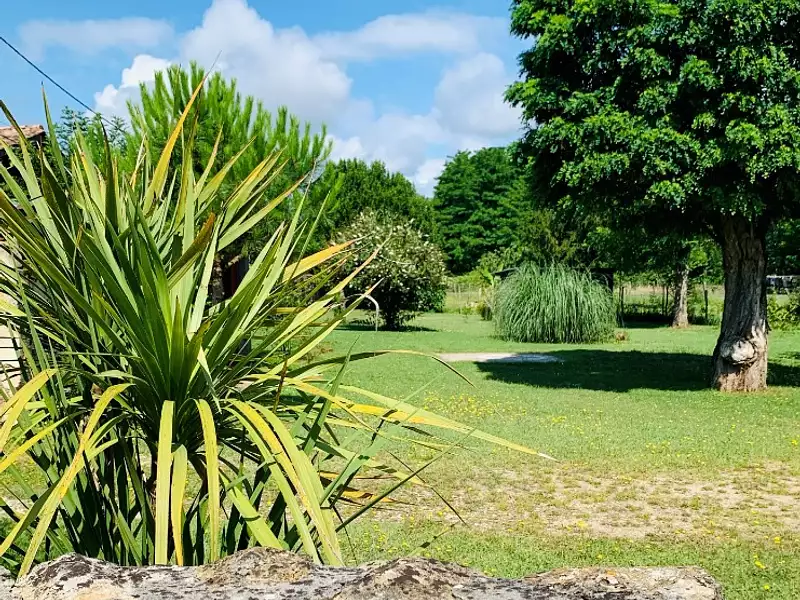 Terrain à bâtir, 900 m² - Cérons (33720)