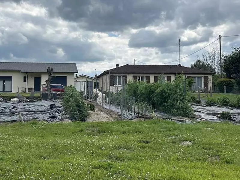 Terrain à bâtir, 490 m² - Laroque (33410)