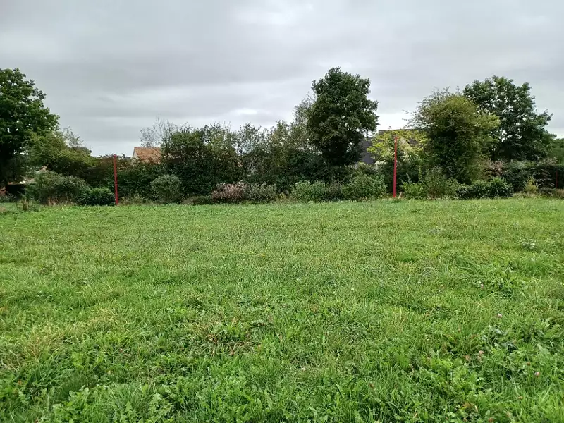 Terrain à bâtir, 573 m² - Saint-Rémy-de-Sillé (72140)