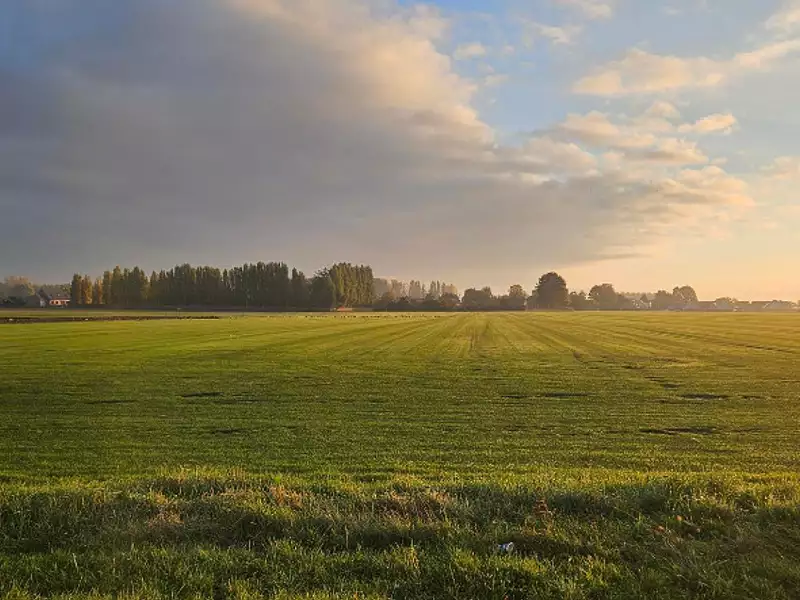 Terrain à bâtir, 1 400 m² - Attiches (59551)