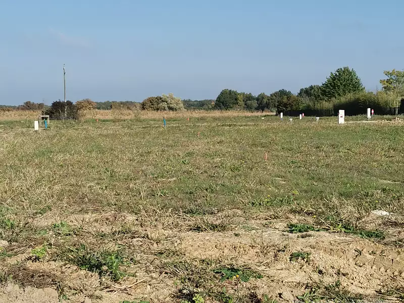 Terrain à bâtir, 350 m² - Luynes (37230)