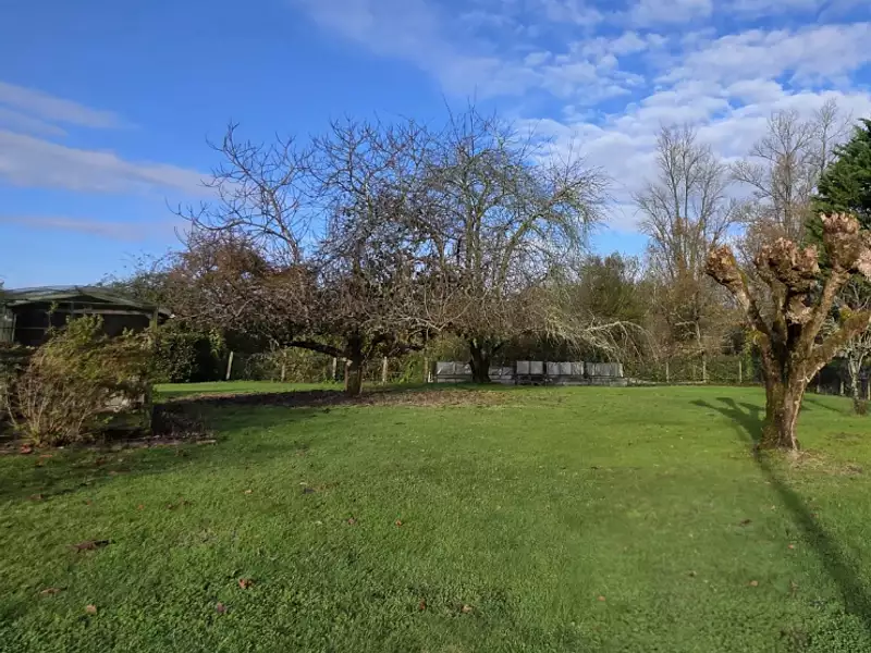 Terrain à bâtir, 850 m² - Soussans (33460)