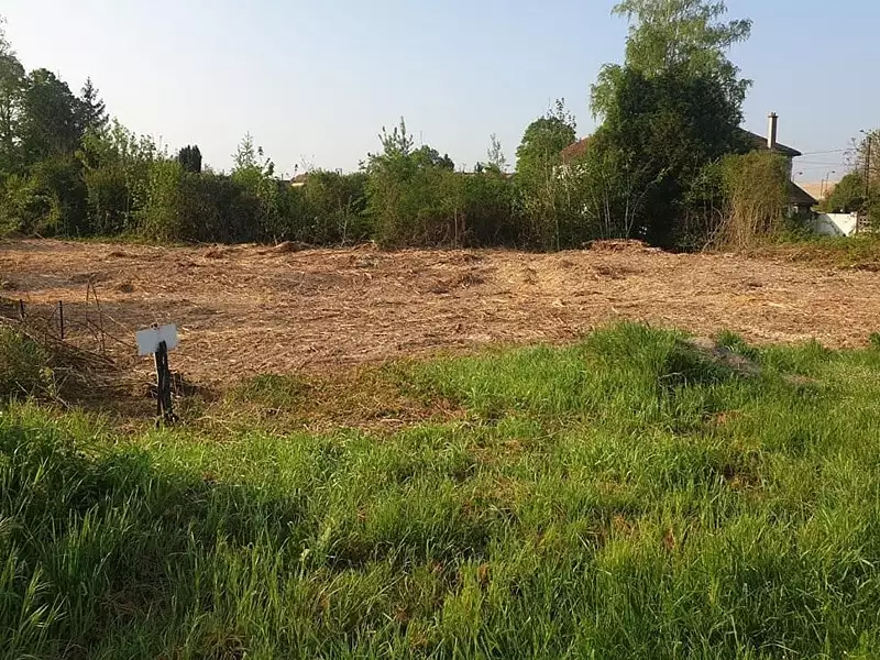 Terrain à bâtir, 715 m² - Courtisols (51460)