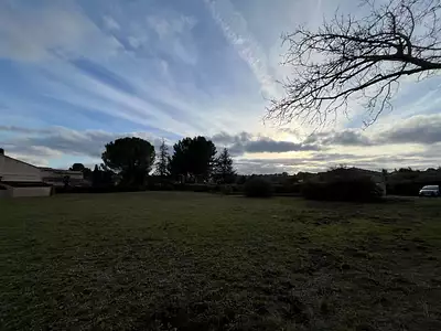 Terrain à bâtir, 1 100 m²
