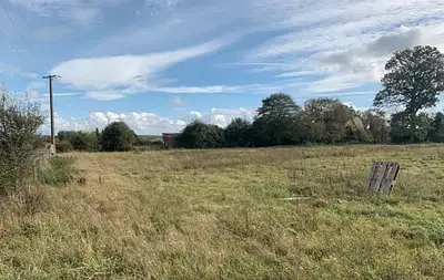 Terrain à bâtir, 1 898 m²