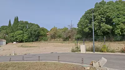 Terrain à bâtir, 409 m²