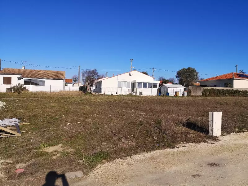 Terrain à bâtir, 401 m² - Semussac (17120)