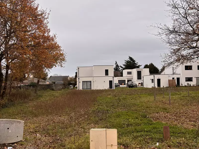 Terrain à bâtir, 549 m² - Ecouflant (49000)