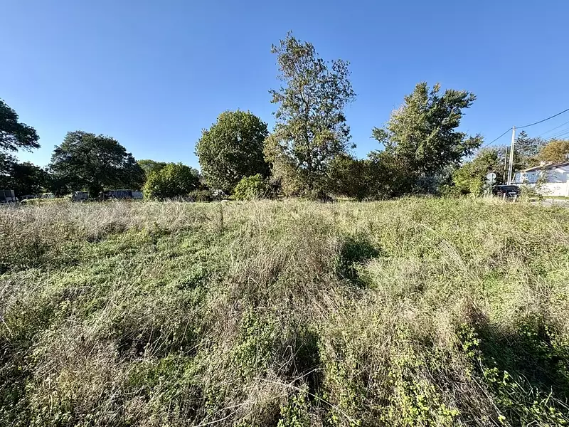 Terrain à bâtir, 1 910 m² - La Clisse (17600)