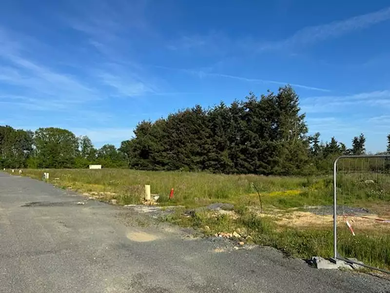Terrain à bâtir, 441 m² - Baugé-en-Anjou (49150)