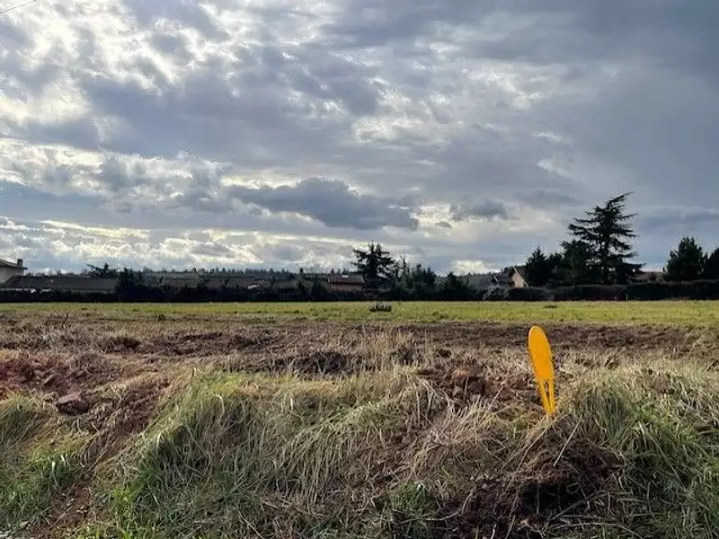 Terrain à bâtir, 1 850 m² - Lentilly (69210)