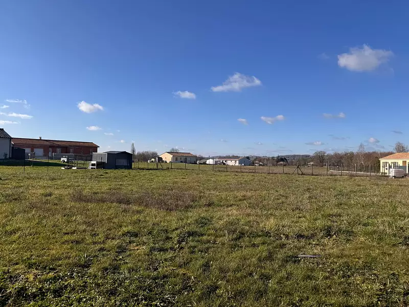 Terrain à bâtir, 1 427 m² - Saint Privat en Périgord (24410)