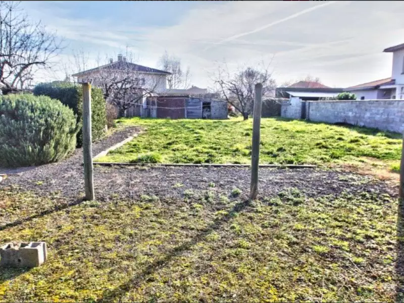 Terrain à bâtir, 720 m² - Quincieux (69650)