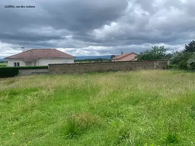 Terrain à bâtir, 345 m² - Cuzieu (42330)