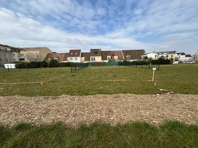 Terrain à bâtir, 420 m² - Meaux (77100)