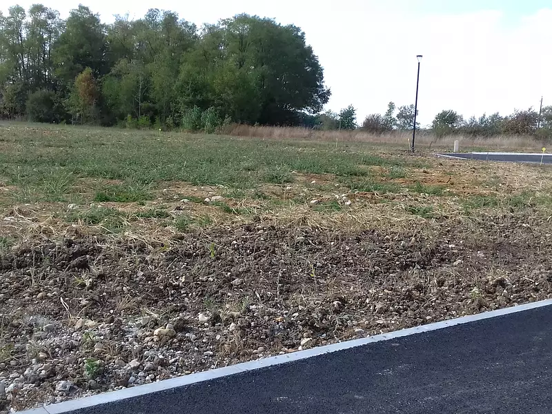 Terrain à bâtir, 656 m² - Gondreville (45490)