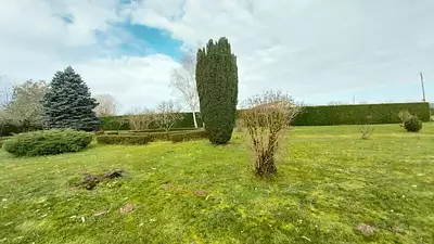 Terrain à bâtir, 2 200 m²