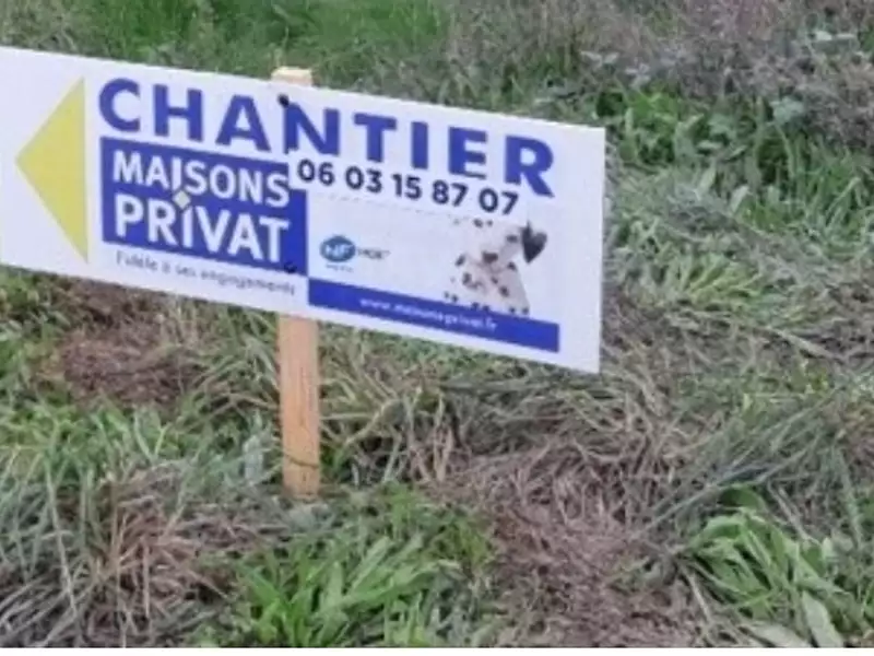 Terrain à bâtir, 807 m² - La Roche-sur-Yon (85000)