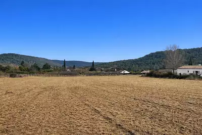 Terrain à bâtir, 832 m²