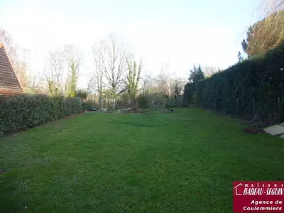 Terrain à bâtir, 587 m²