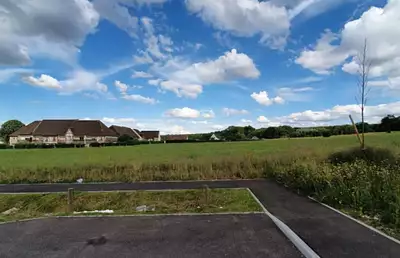 Terrain à bâtir, 823 m²