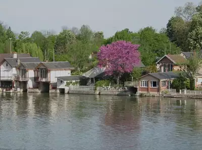 Terrain à bâtir, 594 m²